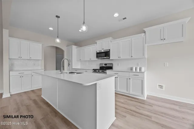 $455,900 | 1109 Lunenburg Place, Richlands, NC 28574