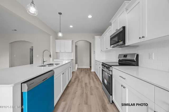 $455,900 | 1109 Lunenburg Place, Richlands, NC 28574