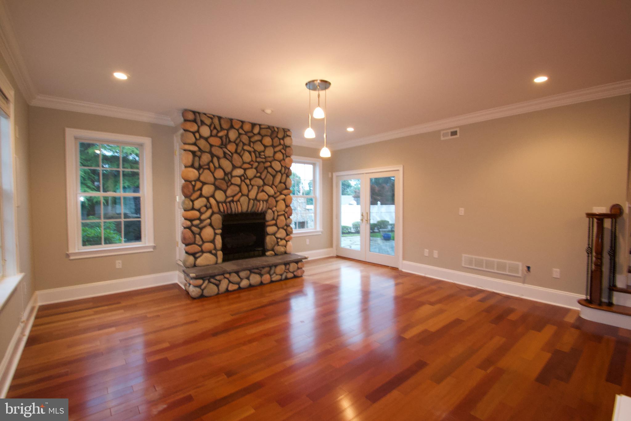 811 Egypt Road Phoenixville, PA 19460 - Photo 17 of 60 Living Room