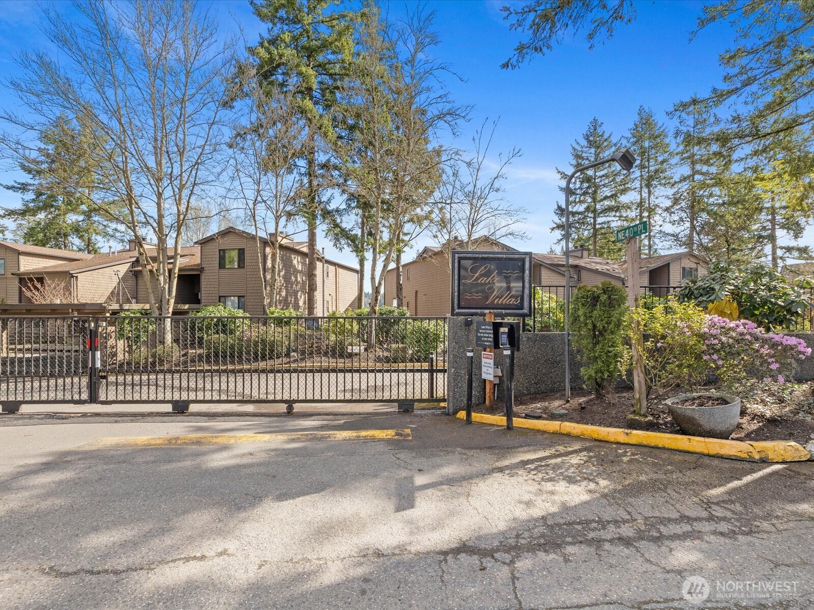 17412 Northeast 40th Place, Unit A6 Redmond, WA 98052 - Photo 39 of 40 a view of a park with iron fence