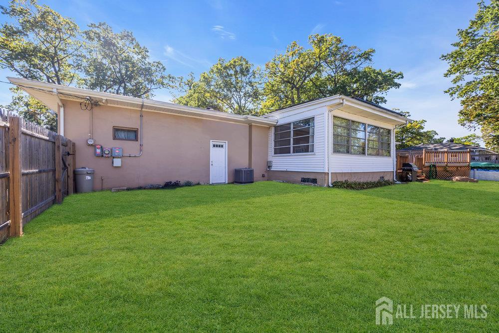 531 Chestnut Street Middlesex, NJ 08846 - Photo 27 of 42 a front view of house with yard and green space