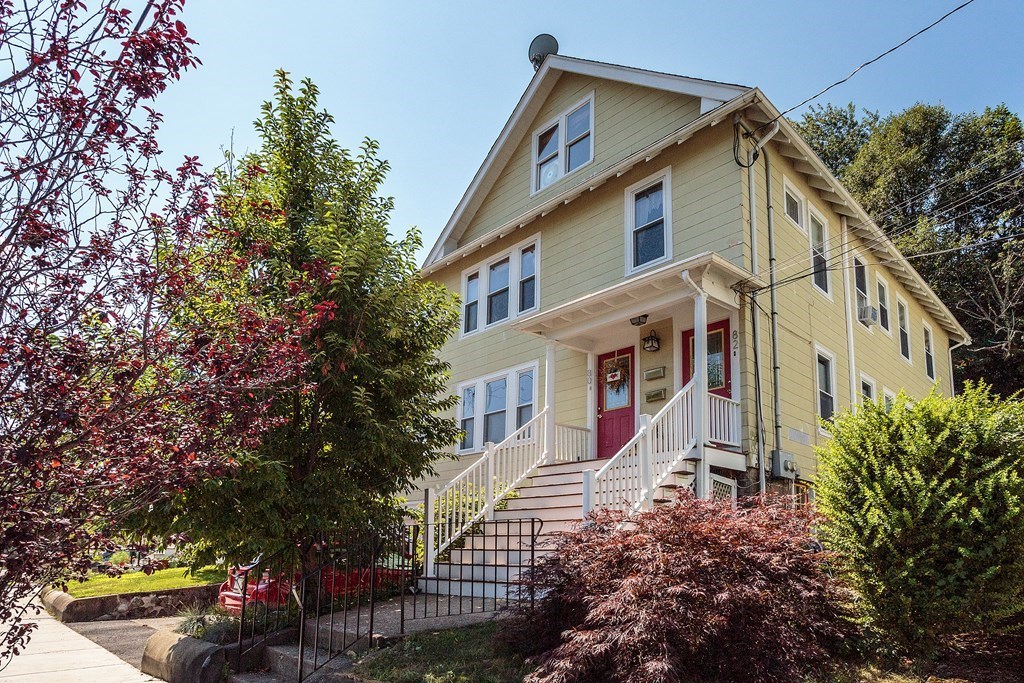 80 Edgecliff Road, Unit 1 Watertown, MA 02472 - Photo 1 of 26 Gallery Image 1