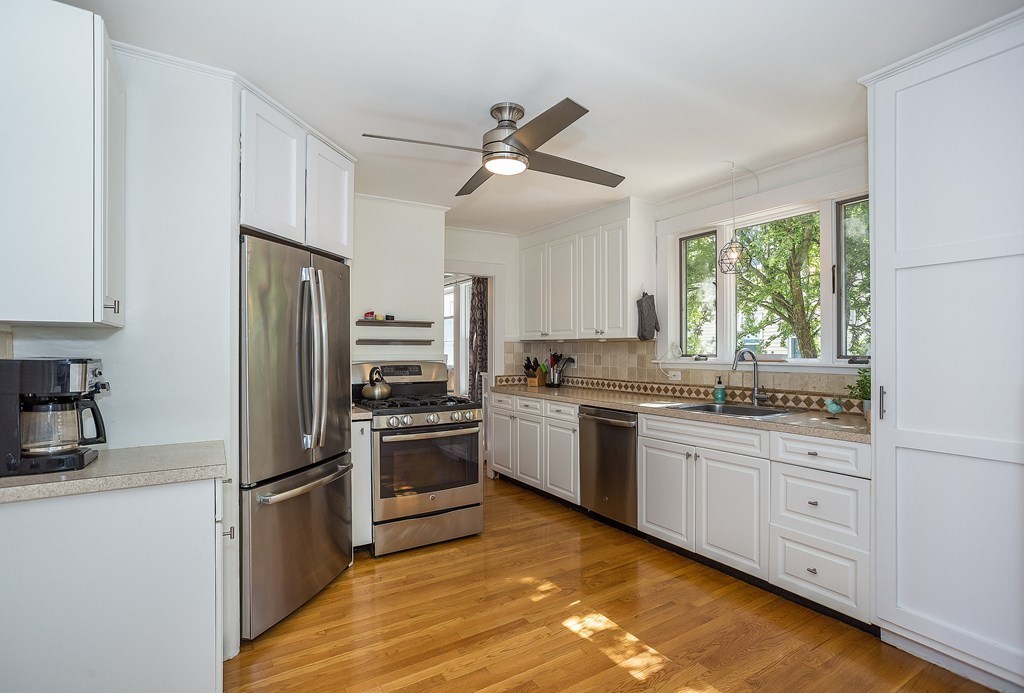 80 Edgecliff Road, Unit 1 Watertown, MA 02472 - Photo 9 of 26 Gallery Image 9