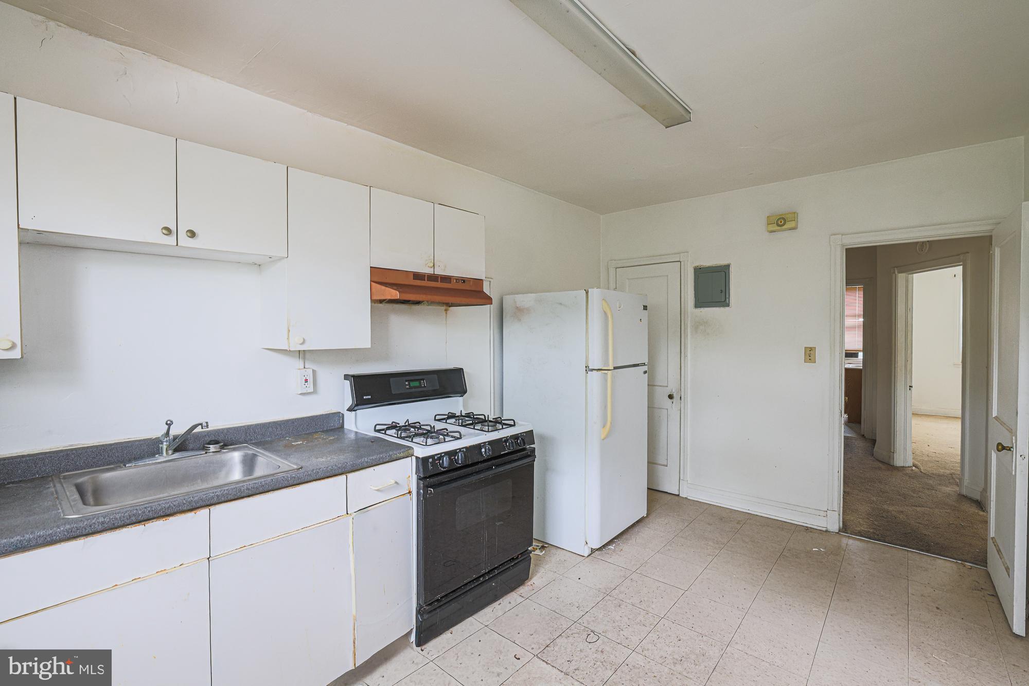 1540 Kingsway Road Baltimore, MD 21218 - Photo 17 of 39
