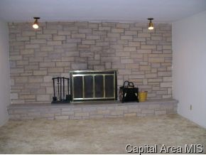 2094 Moore Road Springfield, IL 62707 - Photo 3 of 9