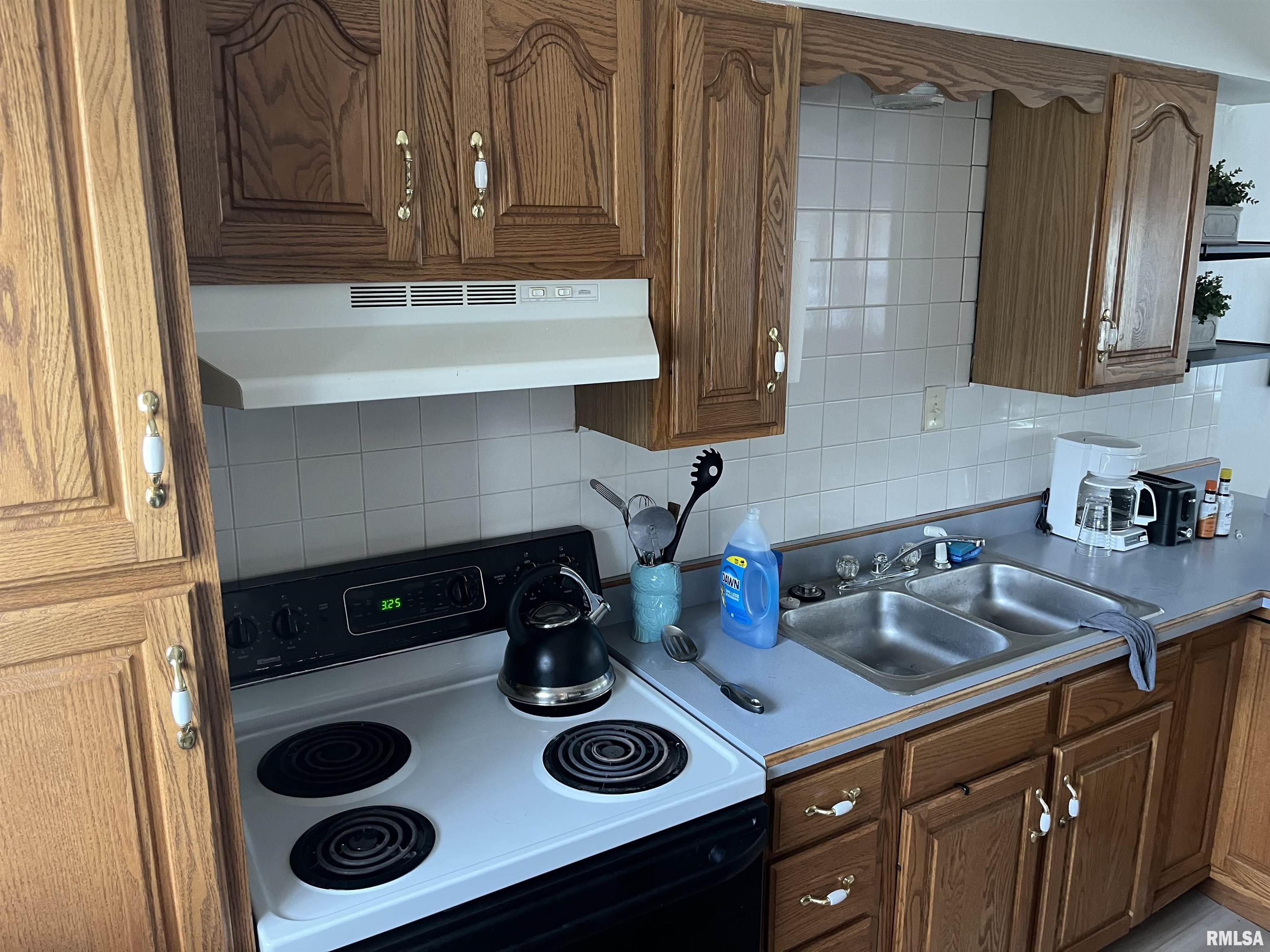 59 Bob-O-Link Drive Springfield, IL 62702 - Photo 3 of 19