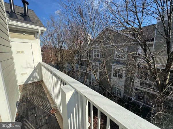 $2,580 | 1716 Lake Shore Crest Drive, Unit 32, Reston, VA 20190