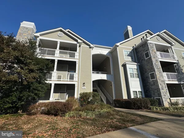 $2,580 | 1716 Lake Shore Crest Drive, Unit 32, Reston, VA 20190