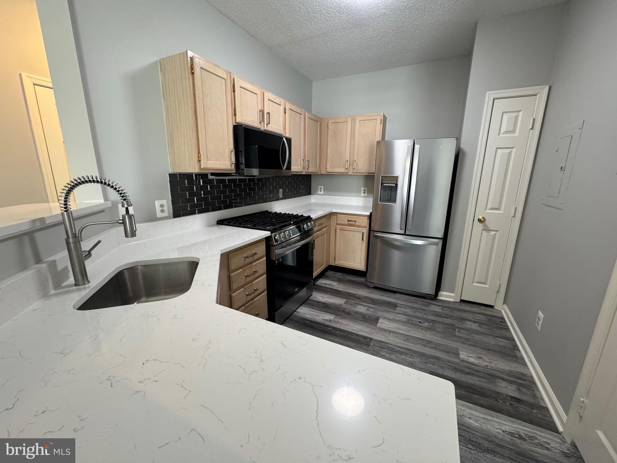 1716 Lake Shore Crest Drive, Unit 32 Reston, VA 20190 - Photo 8 of 39