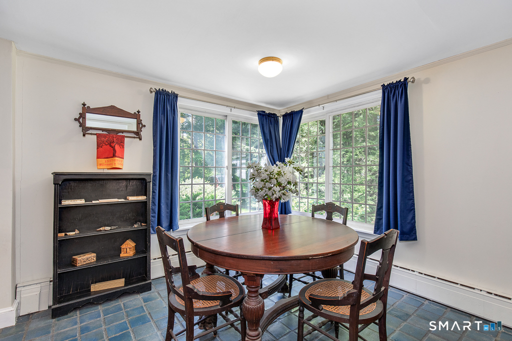 446 Amity Road Woodbridge, CT 06525 - Photo 9 of 40