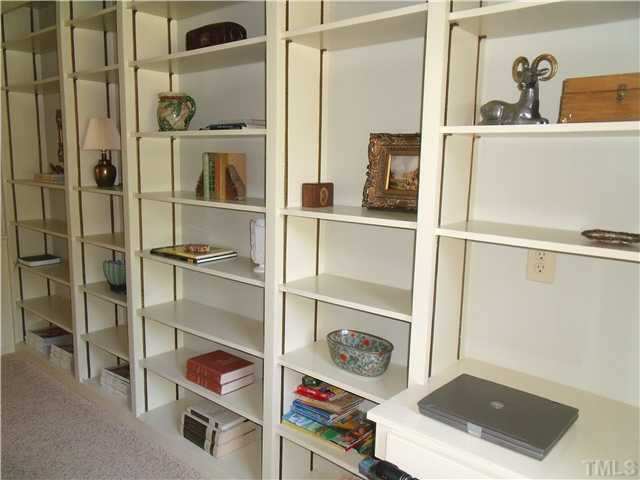8409 Two Courts Drive Raleigh, NC 27613 - Photo 10 of 23 Library