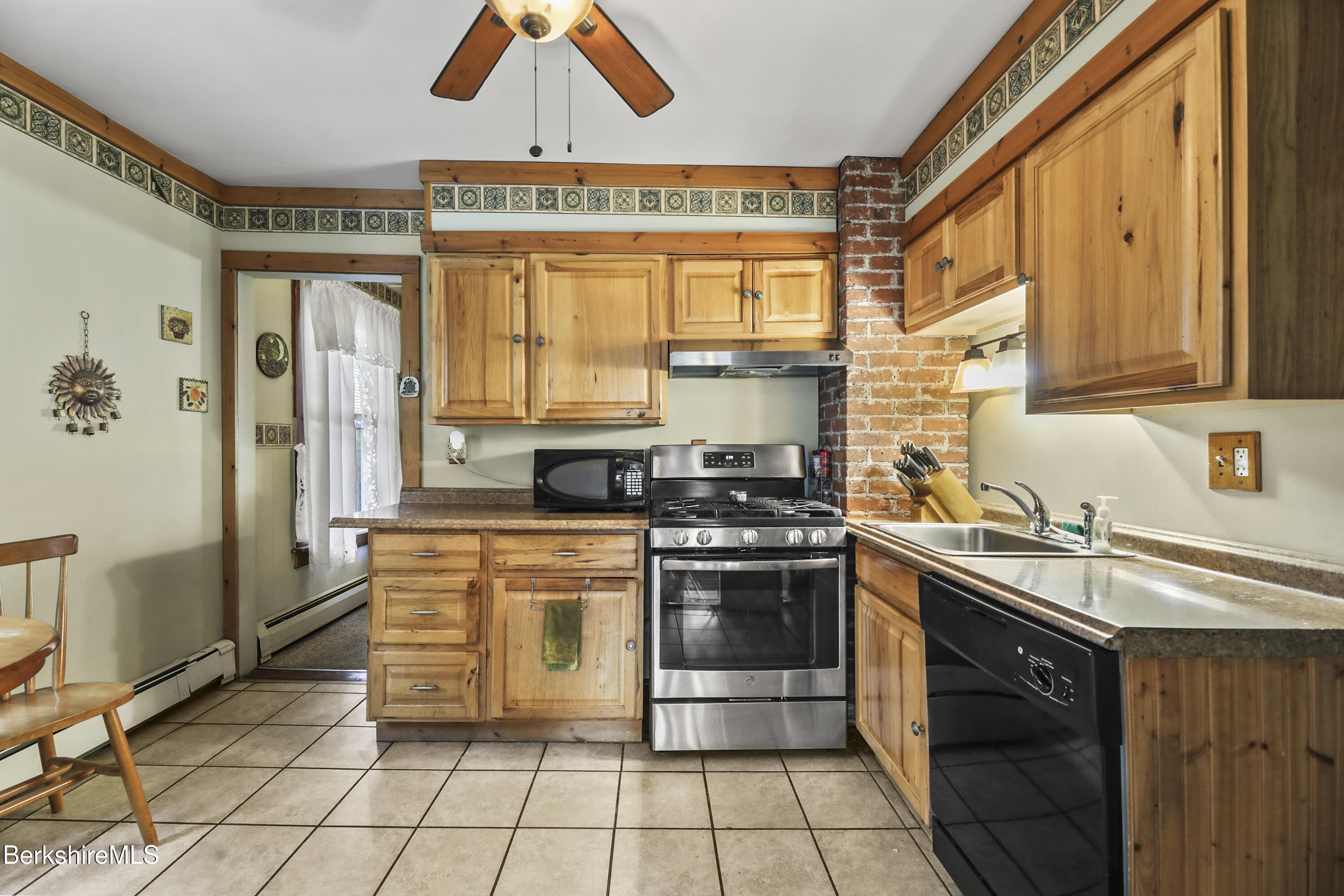 163 Hancock Road Pittsfield, MA 01201 - Photo 7 of 24 Kitchen