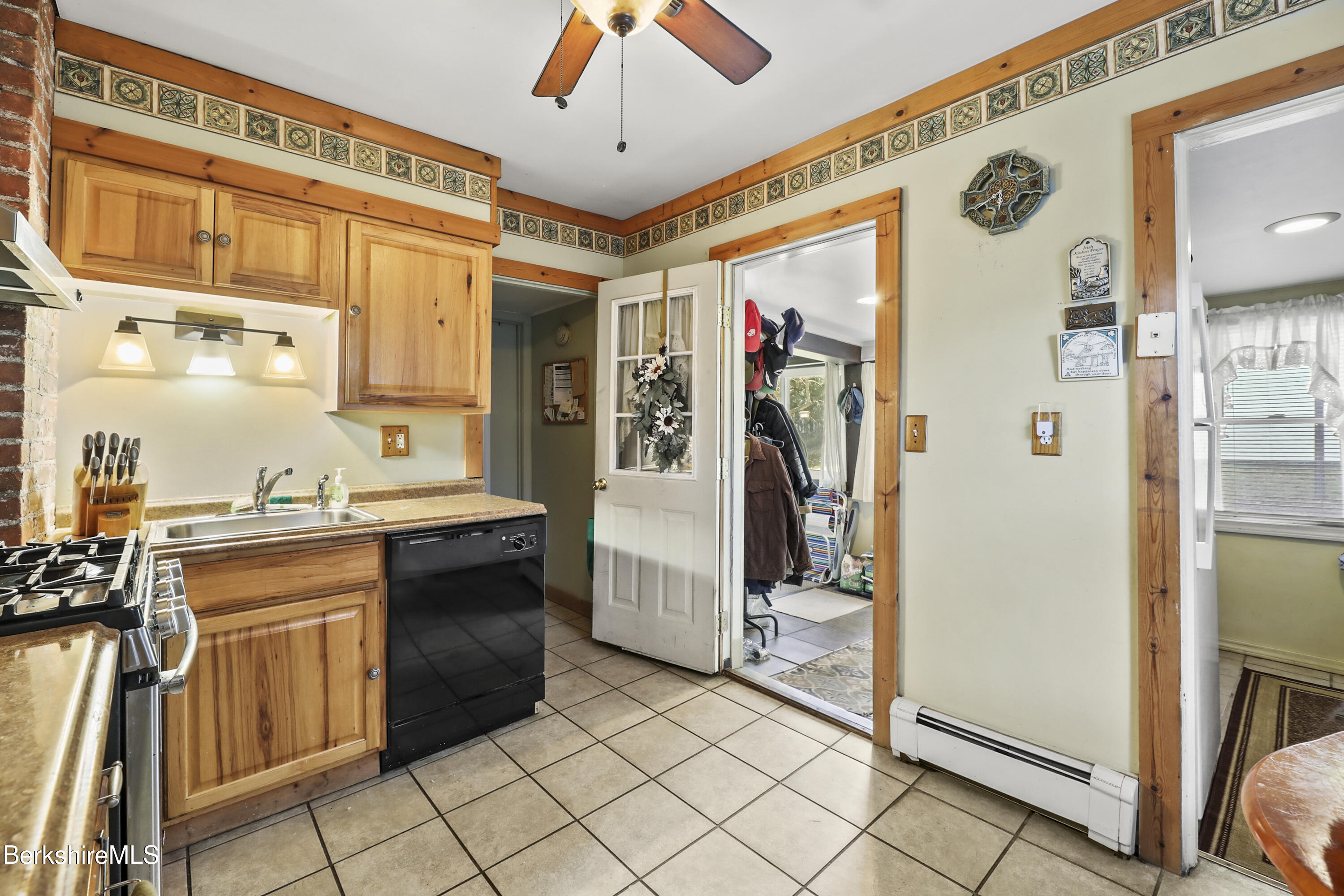 163 Hancock Road Pittsfield, MA 01201 - Photo 9 of 24 Kitchen