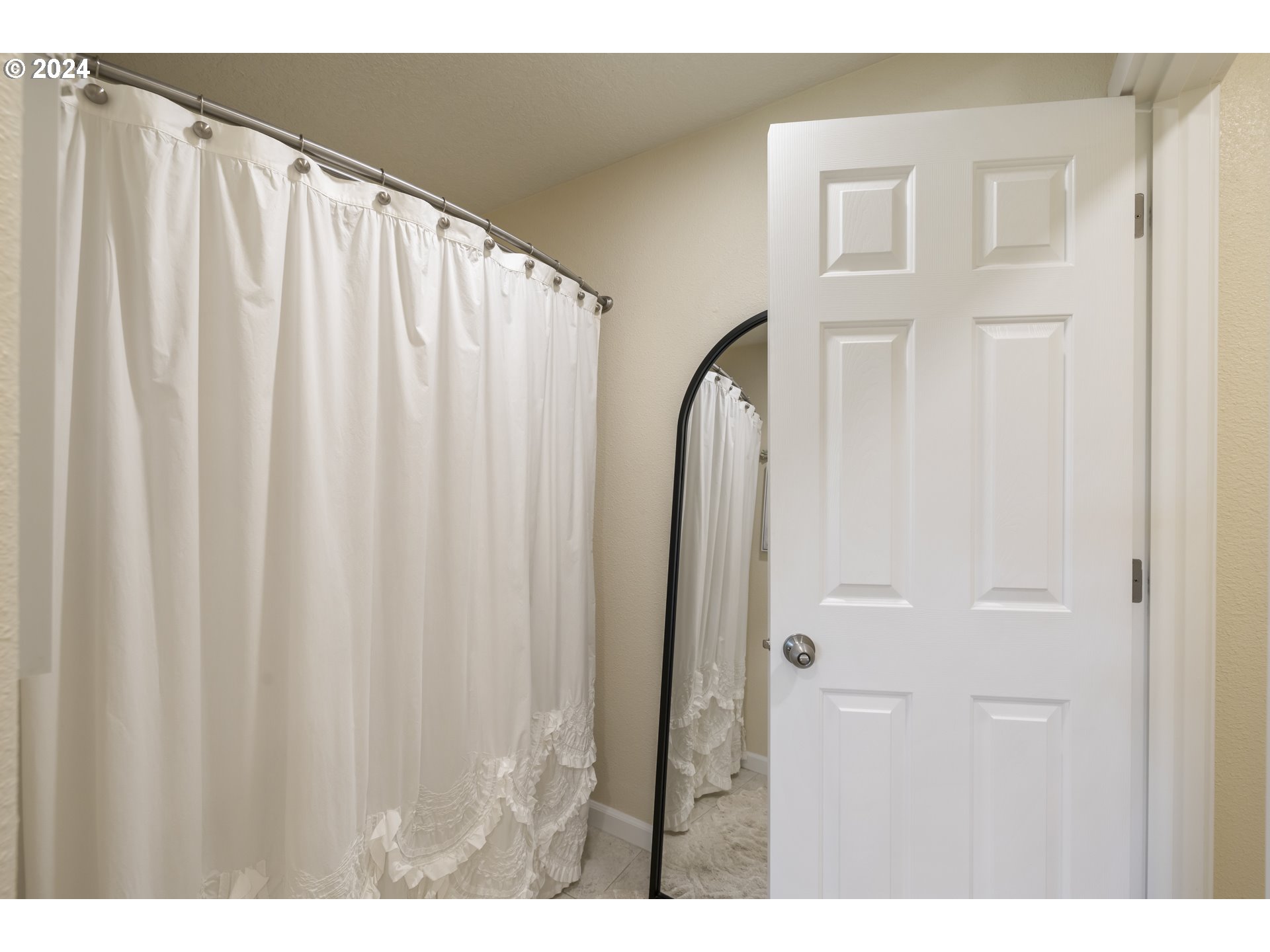 14655 Southwest Beard Road, Unit 201 Beaverton, OR 97007 - Photo 28 of 40