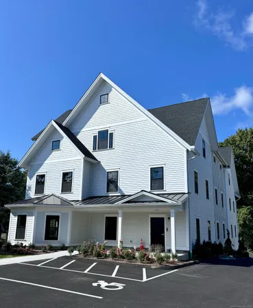 $2,700 | 5 North Salem Road, Unit 203, Ridgefield, CT 06877