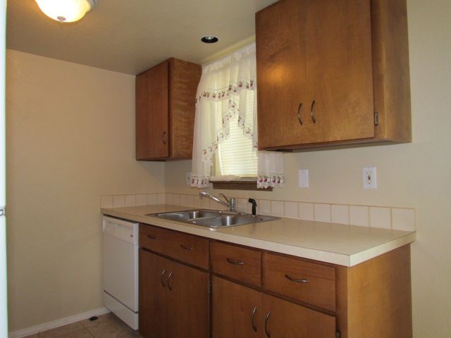 2111 North Houk Street, Unit 1 Spokane Valley, WA 99216 - Photo 5 of 9 Gallery Image 5