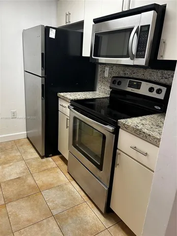 $2,150 | 6955 Northwest 186th Street, Unit F401, Hialeah, FL 33015