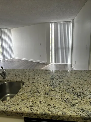 $2,150 | 6955 Northwest 186th Street, Unit F401, Hialeah, FL 33015