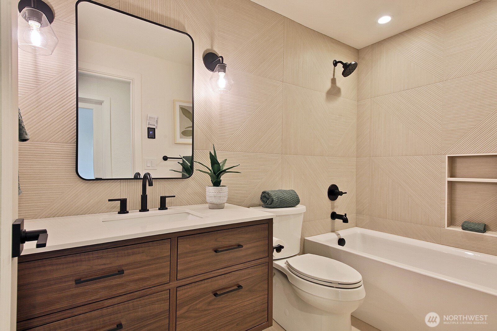 6556 Humphrey Road Clinton, WA 98236 - Photo 17 of 37 Gallery Image 17