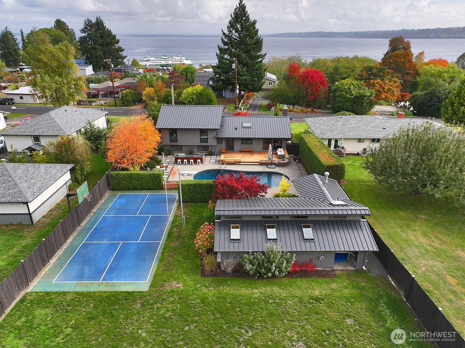 6556 Humphrey Road Clinton, WA 98236 - Photo 33 of 37 Gallery Image 33
