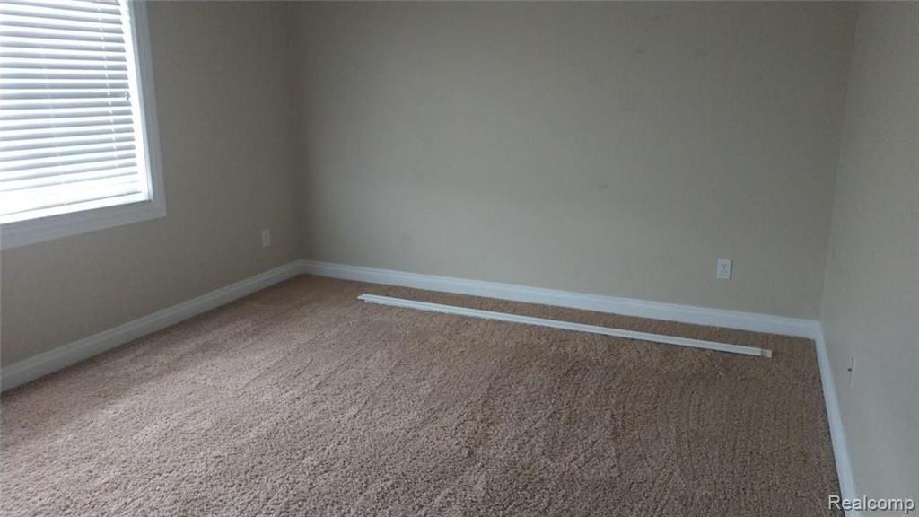 2377 Walton Boulevard, Unit 17 Rochester, MI 48309 - Photo 10 of 11