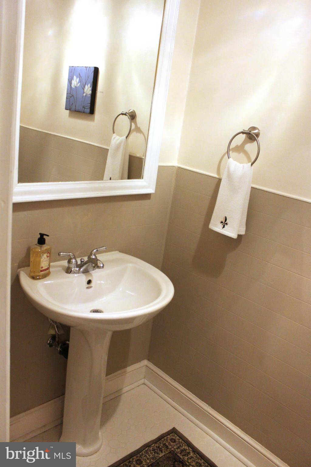 1215 Russell Road Alexandria, VA 22301 - Photo 7 of 24 Main Level Powder Room 1215 Russell Road