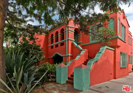 $2,250,000 | 7932 Blackburn Avenue, Los Angeles, CA 90048