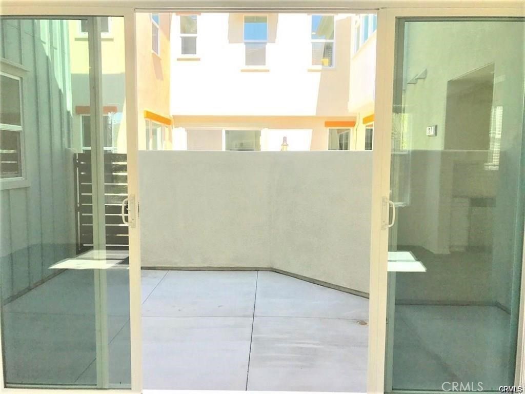 125 Fixie Irvine, CA 92618 - Photo 4 of 28 a view of a bathroom with a shower