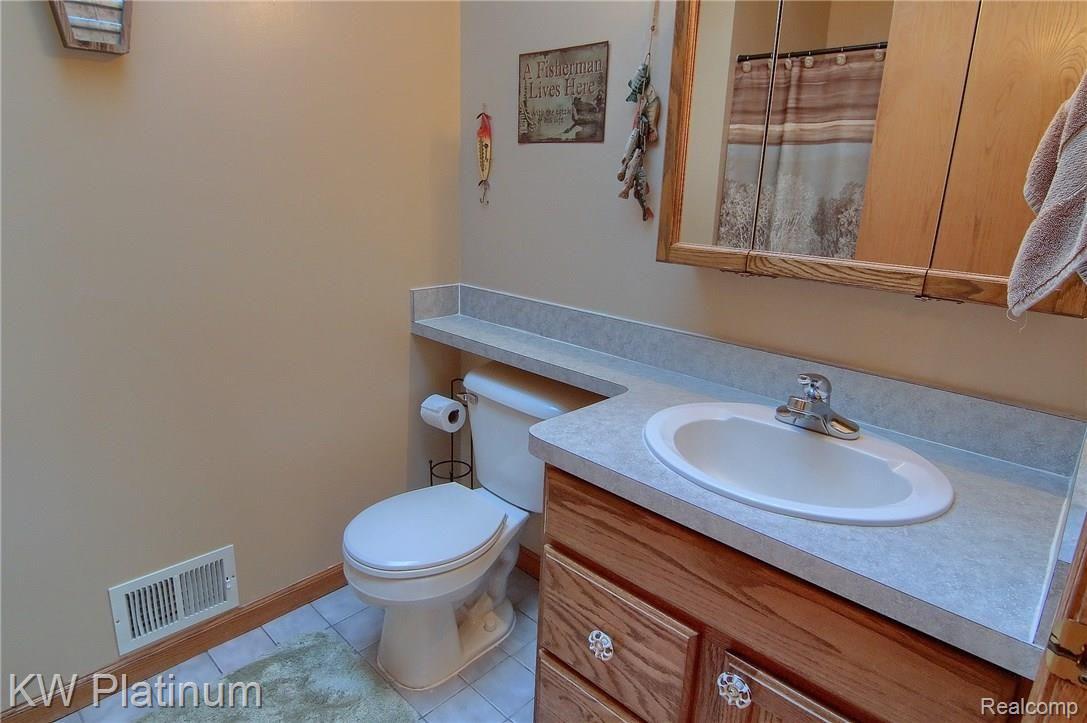 13386 Hunt Road Memphis, MI 48041 - Photo 20 of 30 Bathroom.jpg