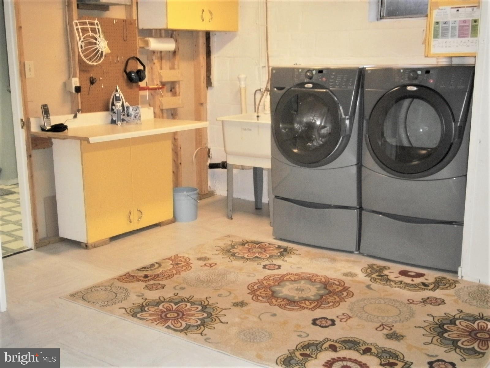 2004 Jamestown Road Alexandria, VA 22308 - Photo 22 of 30 Laundry & utility area