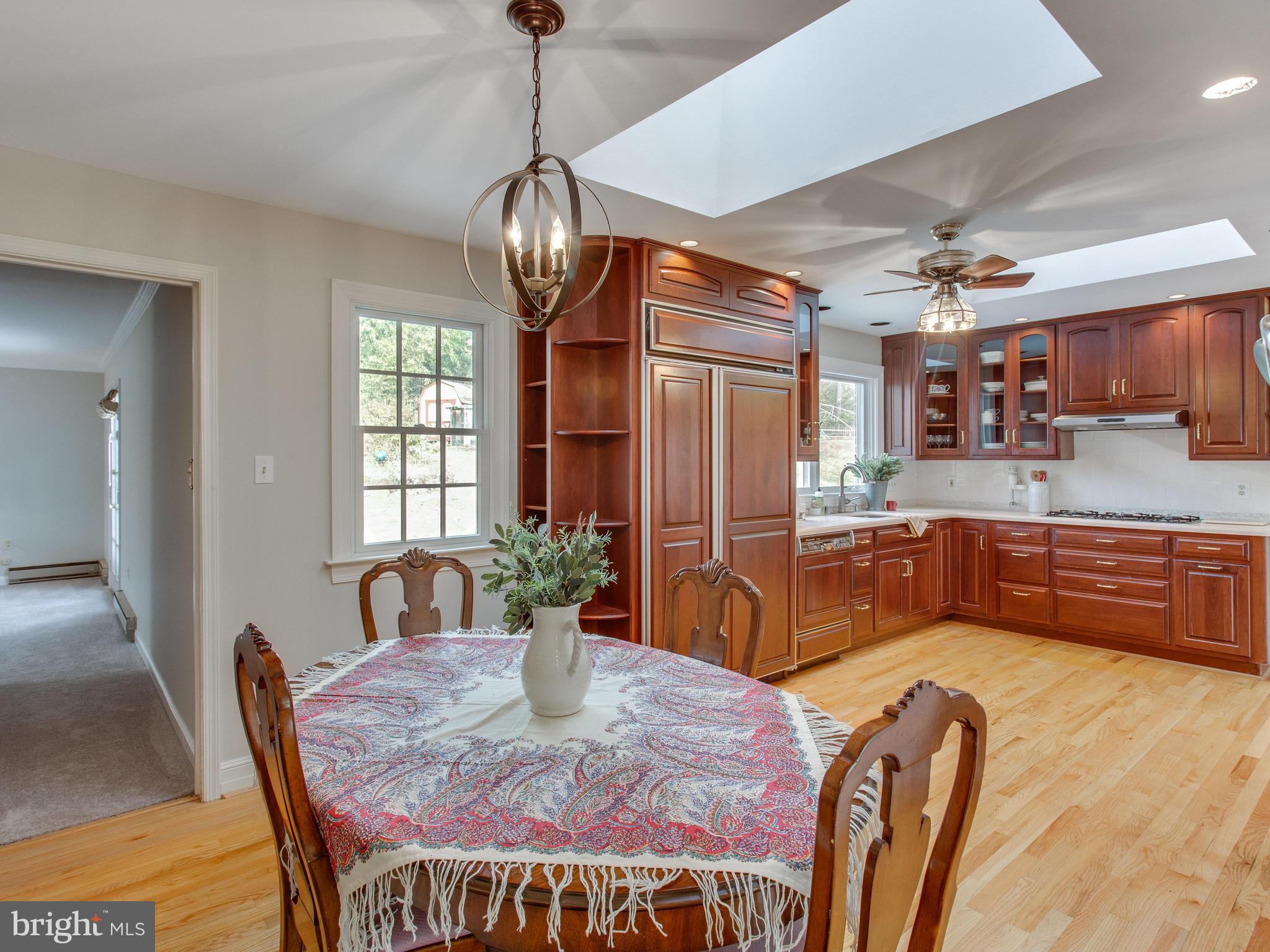 2004 Jamestown Road Alexandria, VA 22308 - Photo 7 of 30 Dining area open to kitchen