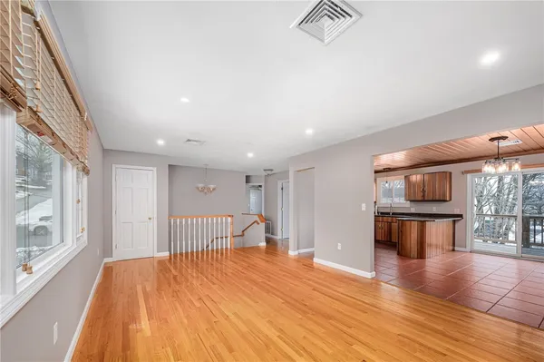 $2,500 | 190 Gladstone Street, Unit 2, Cranston, RI 02920