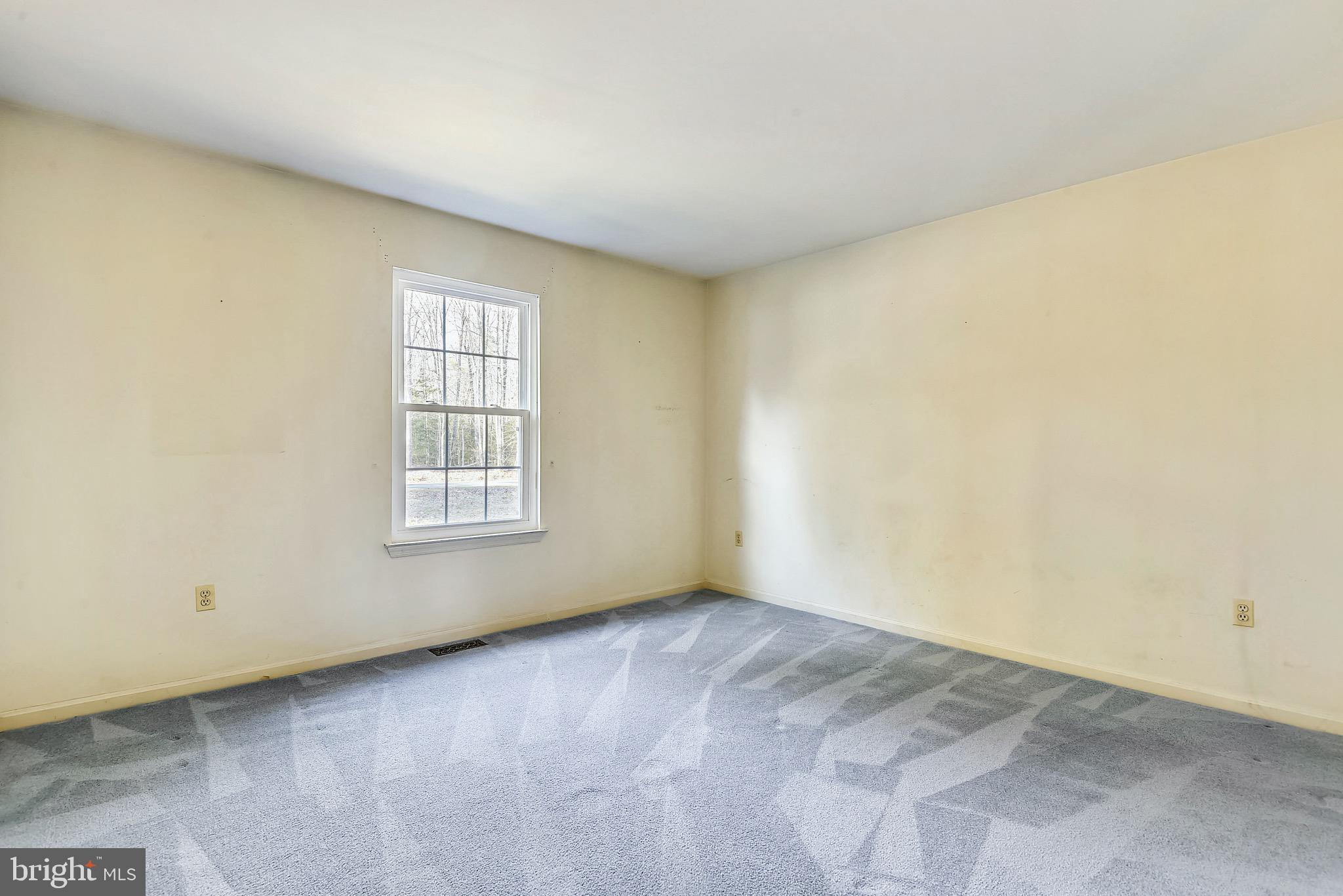 2515 Potts Point Road Huntingtown, MD 20639 - Photo 13 of 19 an empty room with a window