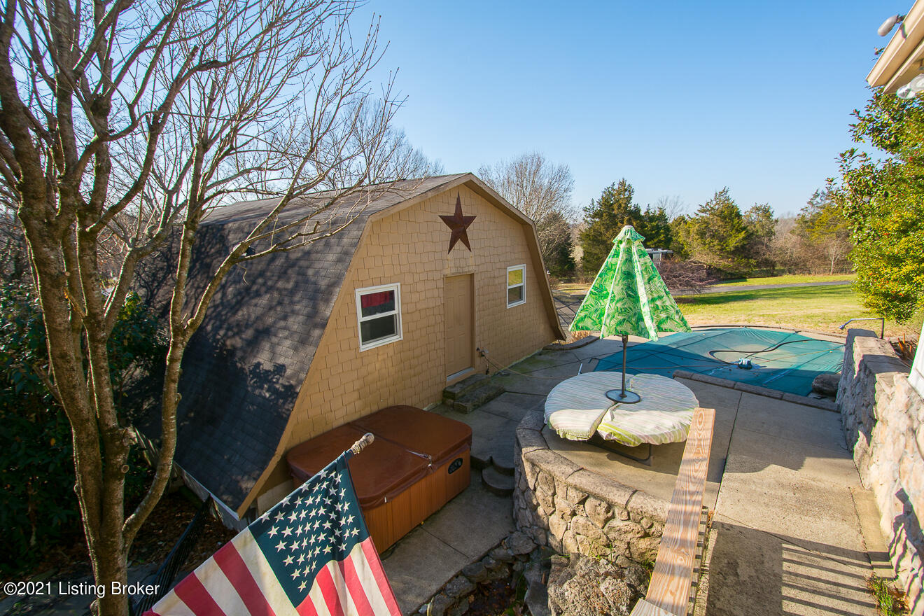 5009 Thurman Road Louisville, KY 40299 - Photo 36 of 66 Patio