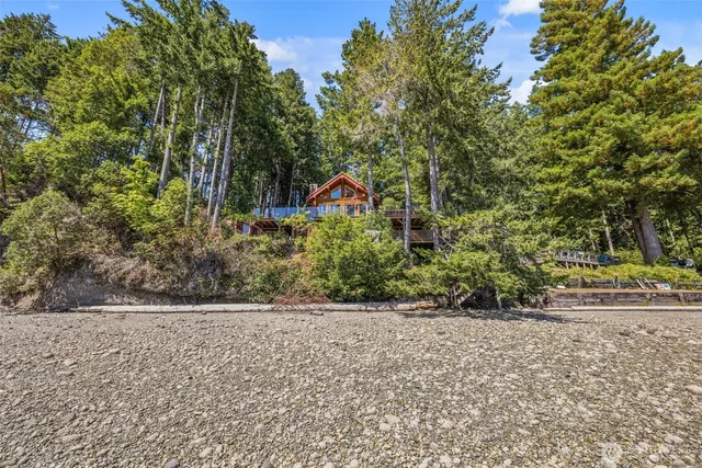 a view of a lake and a yard