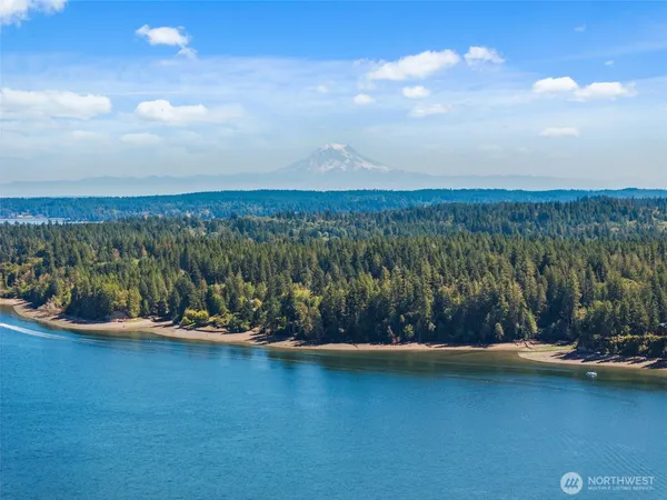 $1,150,000 | 1236 East Island View Road, Grapeview, WA 98546
