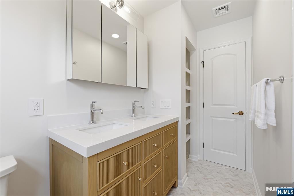 508 Tether Lane Paramus, NJ 07652 - Photo 35 of 47