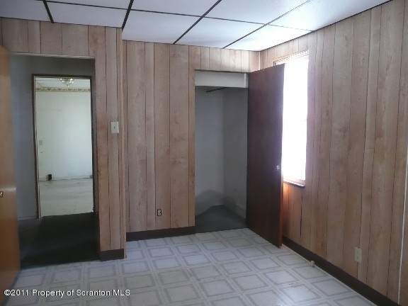 723 Hampton Street Scranton, PA 18504 - Photo 3 of 10 Gallery Image 3