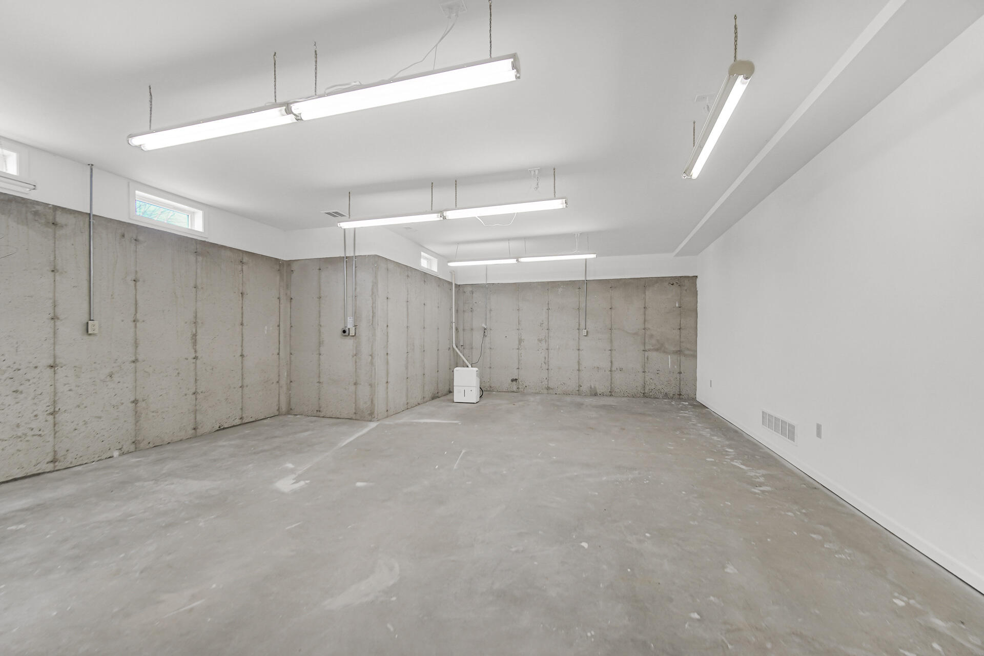 2425 Dickinson Road Chesterton, IN 46304 - Photo 29 of 41 a view of an empty room