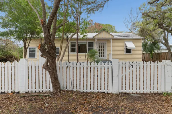 $359,900 | 521 Southwest Halpatiokee Street, Stuart, FL 34994