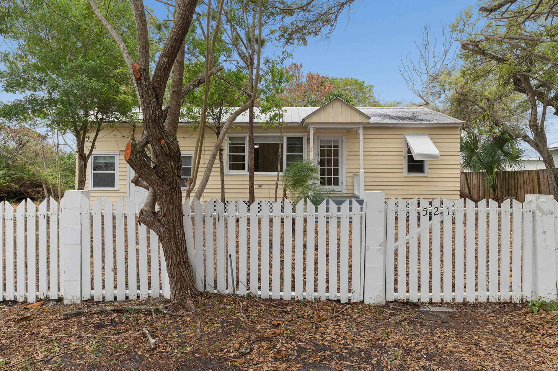 521 Southwest Halpatiokee Street Stuart, FL 34994 - Photo 15 of 20 Small House