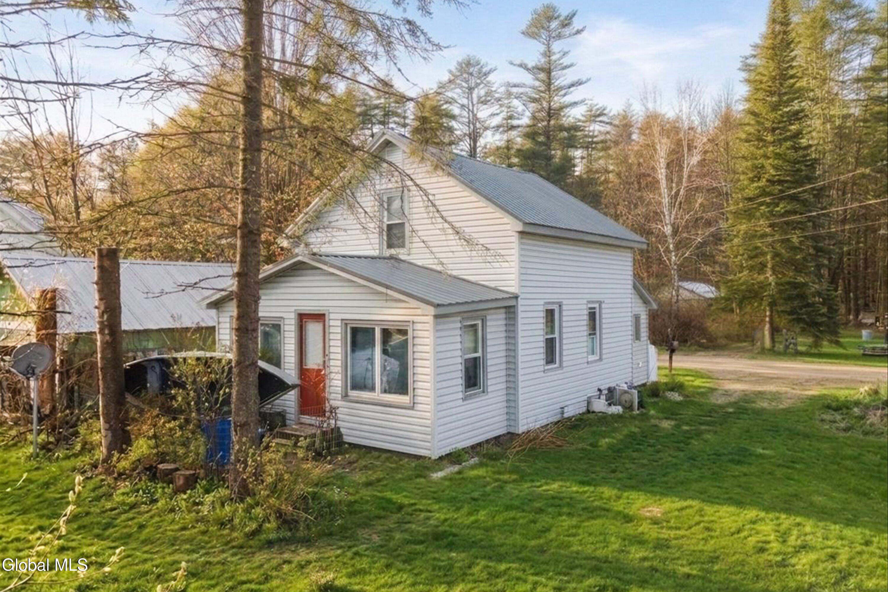12 Tavern Rd