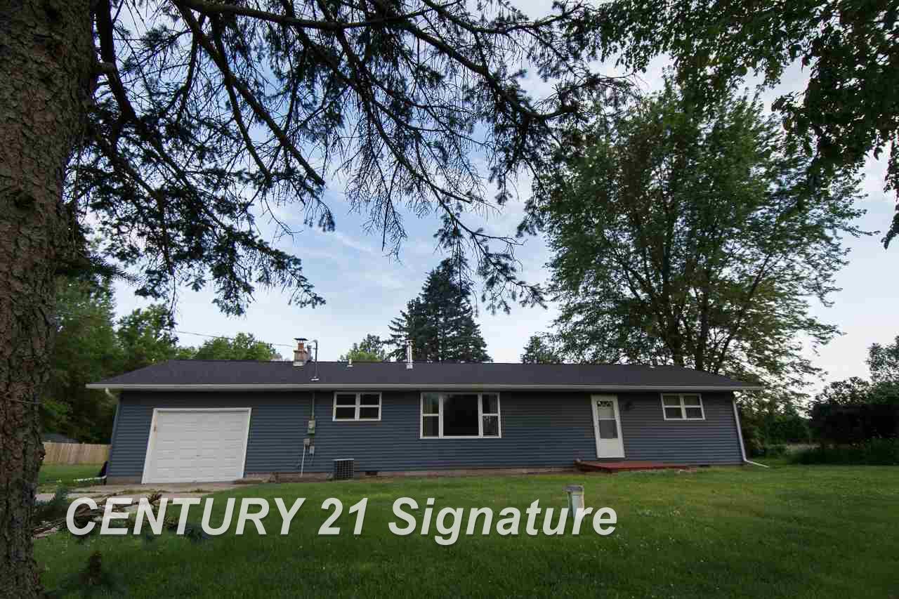 15983 Ithaca Road St. Charles, MI 48655 - Photo 1 of 30