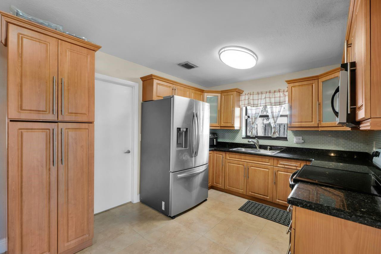 10901 Granite Street Boca Raton, FL 33428 - Photo 11 of 28 Photo 11