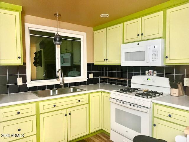 301 South Signal Butte Road, Unit 514 Apache Junction, AZ 85120 - Photo 12 of 31 Natural Gas stove