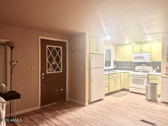 301 South Signal Butte Road, Unit 514 Apache Junction, AZ 85120 - Photo 7 of 26 Let's tour the kitchen