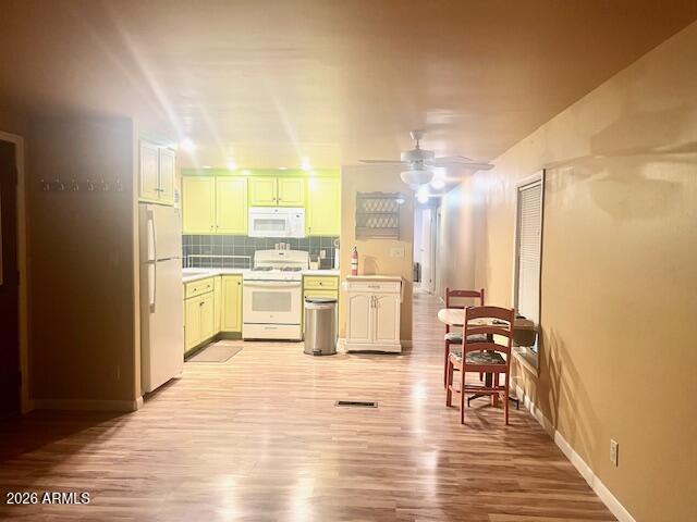 301 South Signal Butte Road, Unit 514 Apache Junction, AZ 85120 - Photo 9 of 31 Even the floor shines