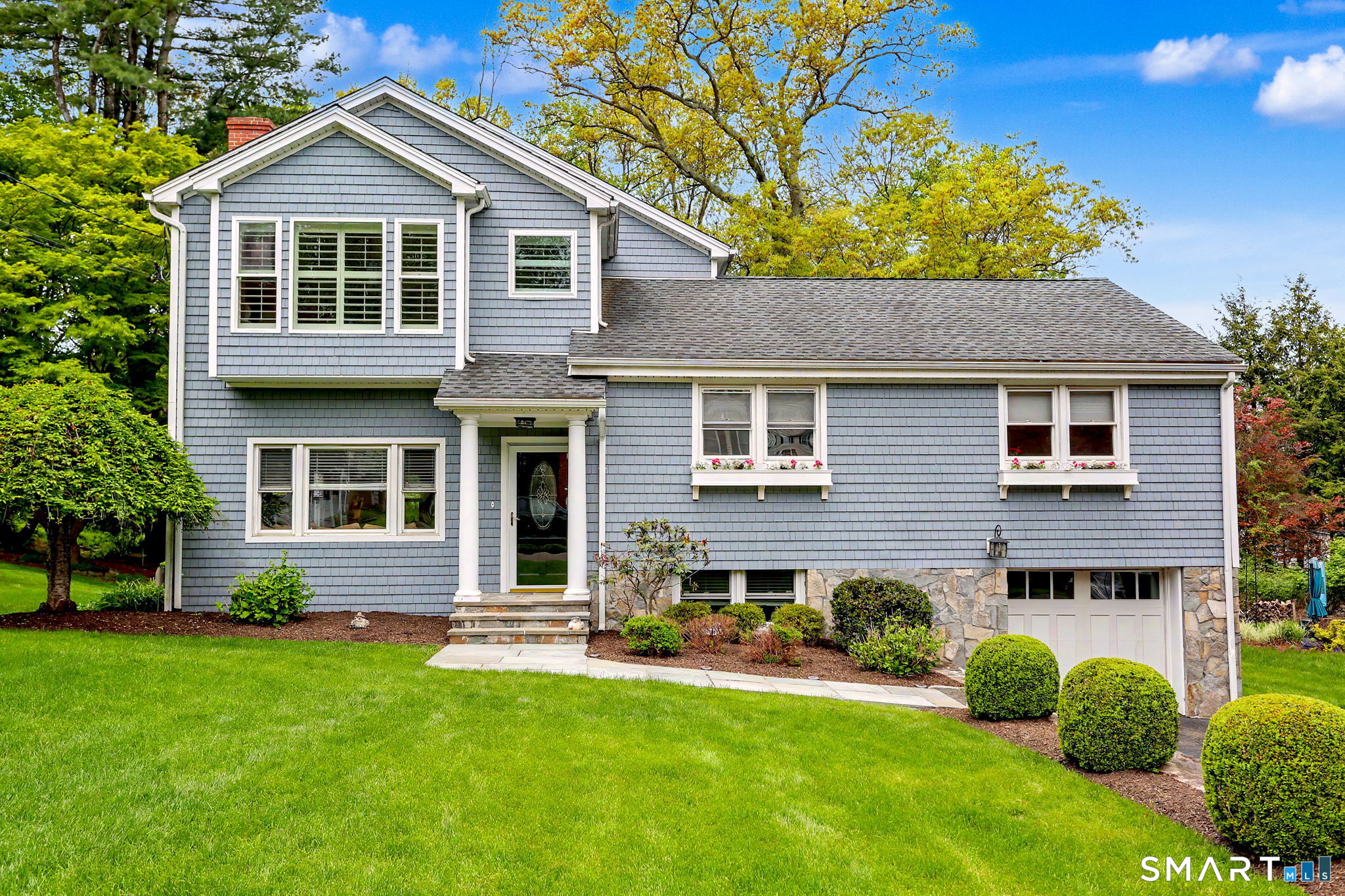 73 Oxbow Road Fairfield, CT 06824 - Photo 1 of 35 WELCOME HOME!