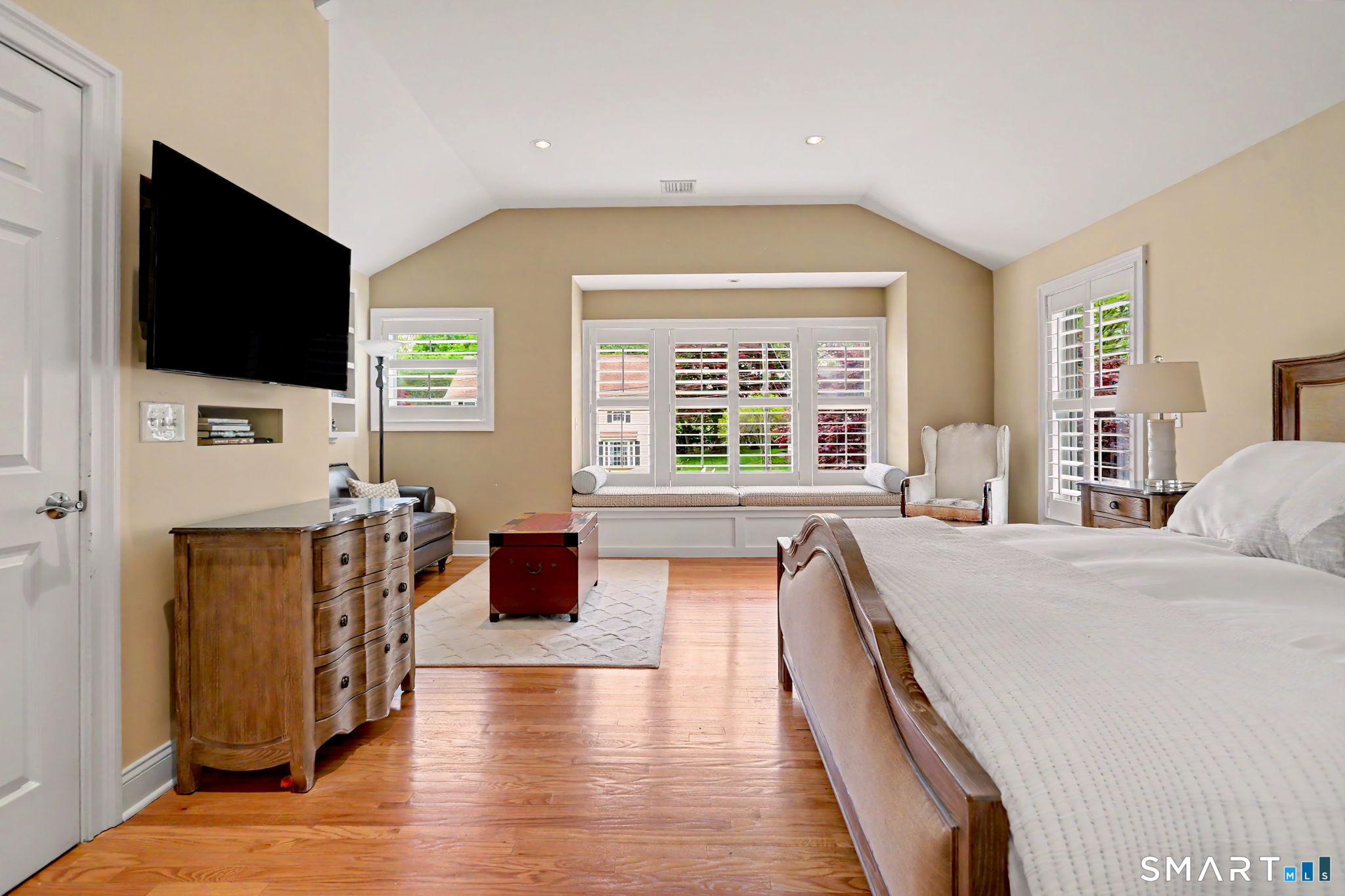 73 Oxbow Road Fairfield, CT 06824 - Photo 11 of 35 Oversized Primary Suite