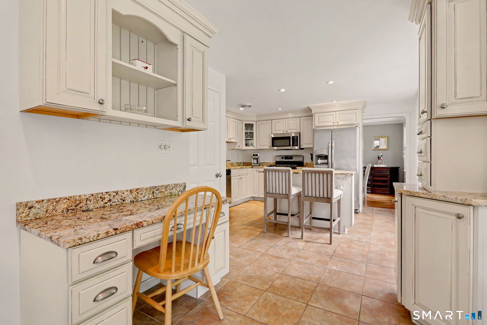 73 Oxbow Road Fairfield, CT 06824 - Photo 7 of 35